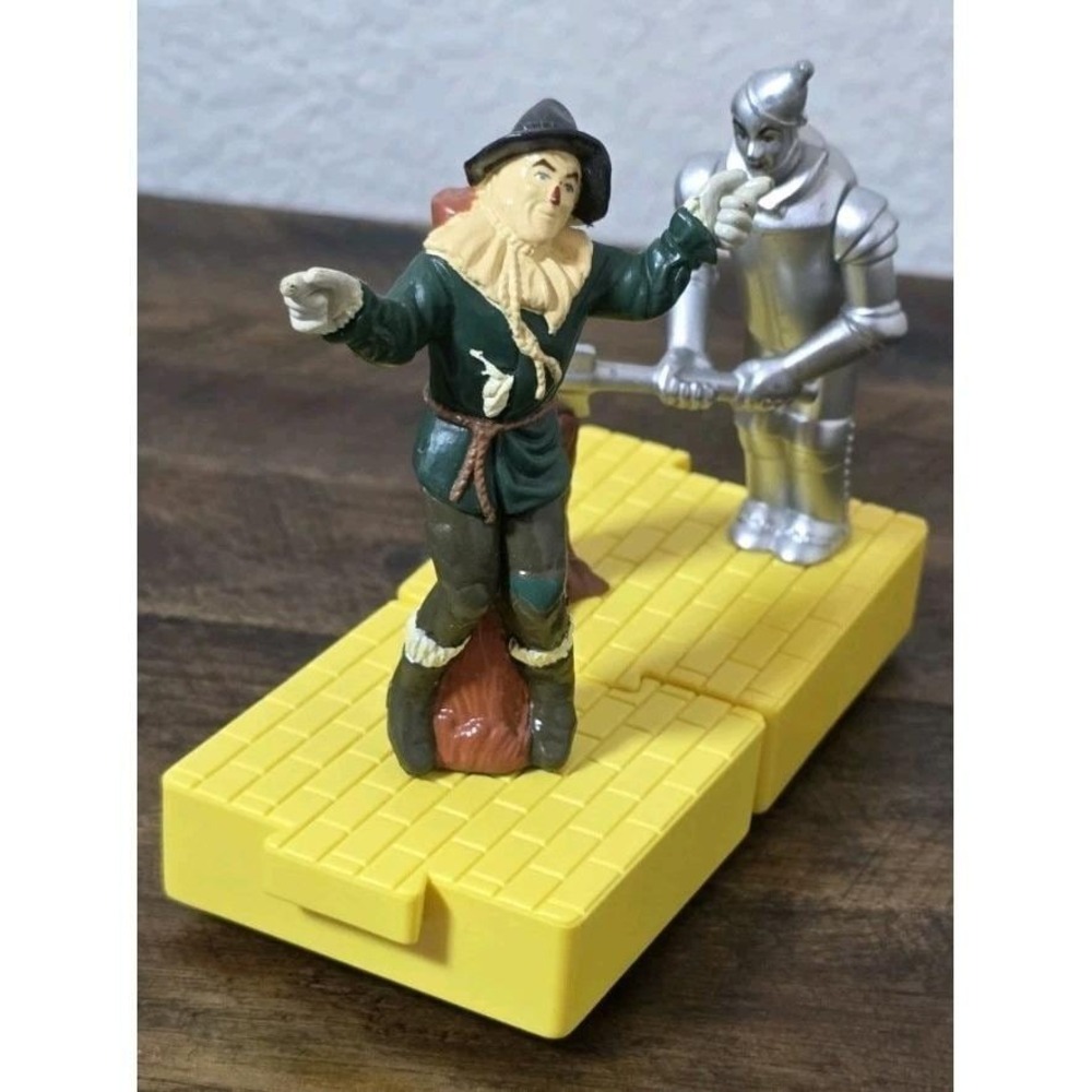 1997 Blockbuster Wizard of Oz Movable Toys Lot - Scarecrow & Tin Man Wind-Up